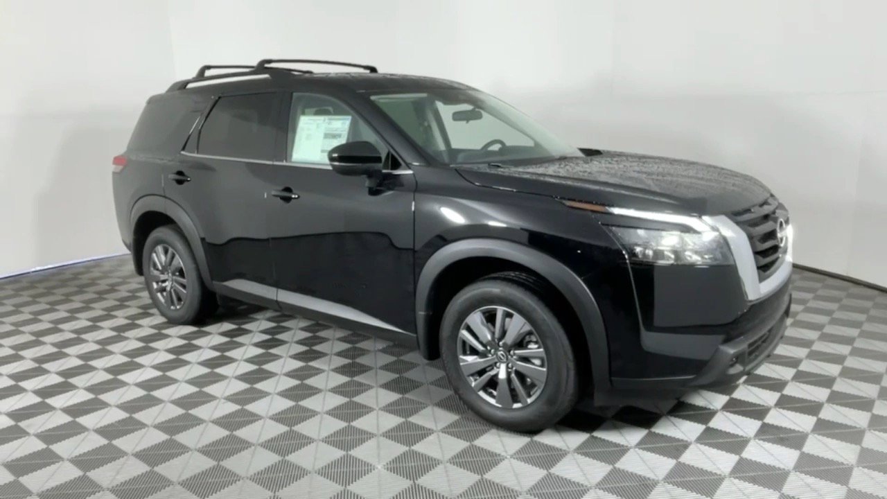2025 Nissan Pathfinder SV photo 2
