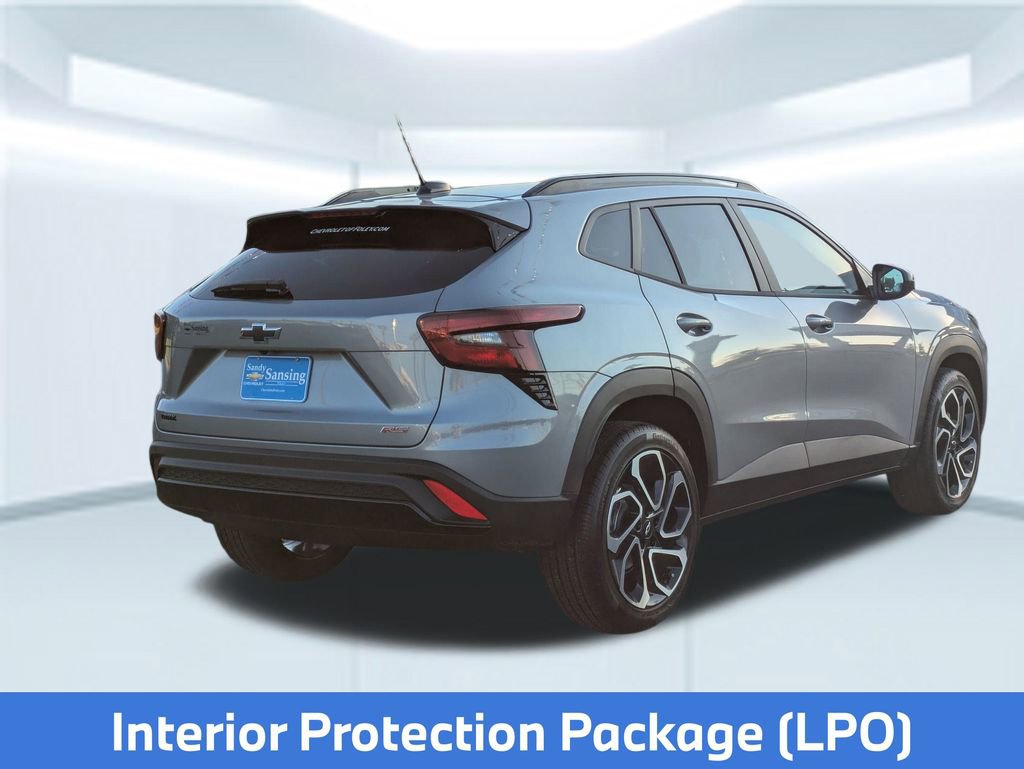 2025 Chevrolet Trax photo 3