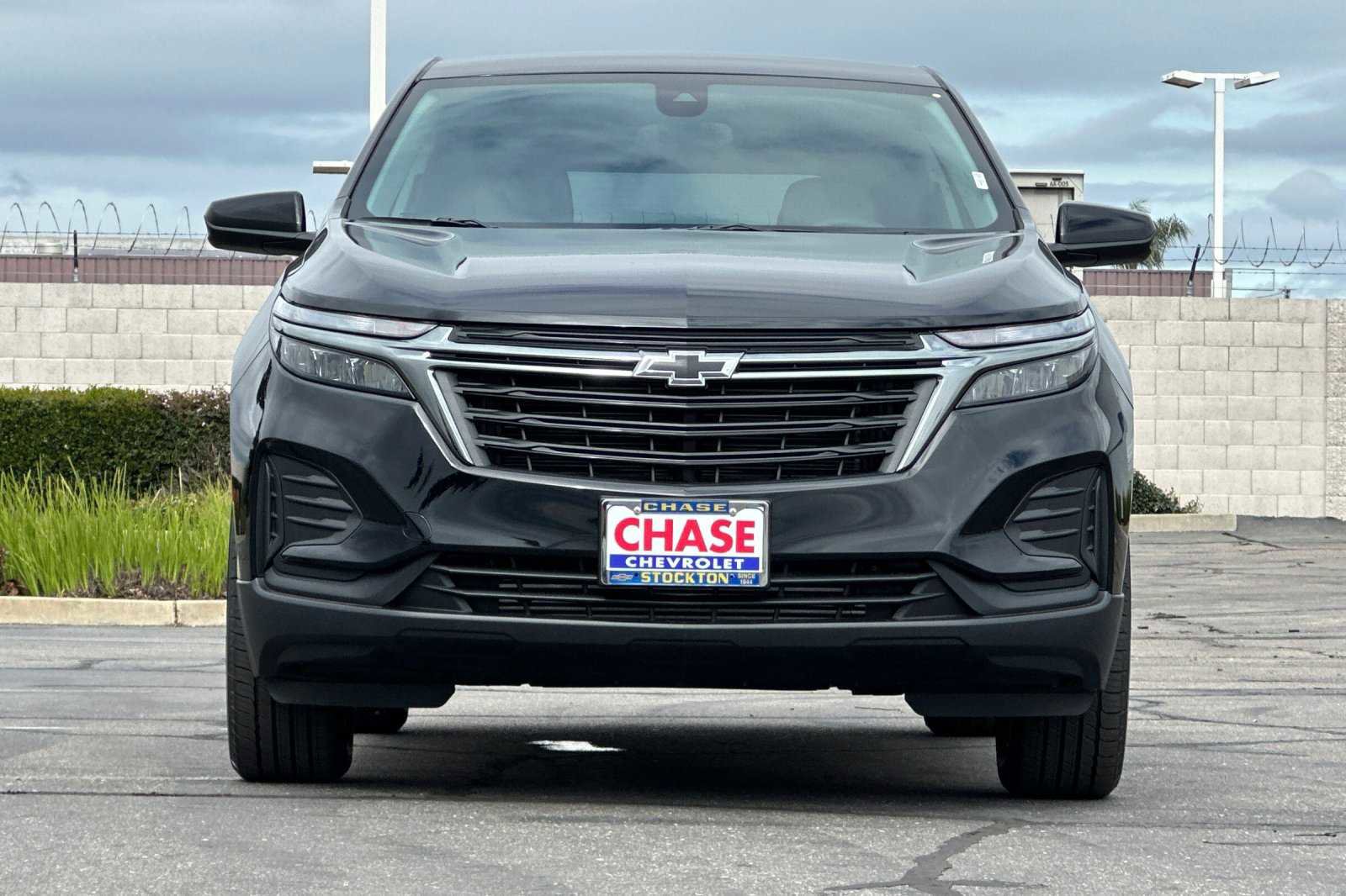 2024 Chevrolet Equinox LS photo 2