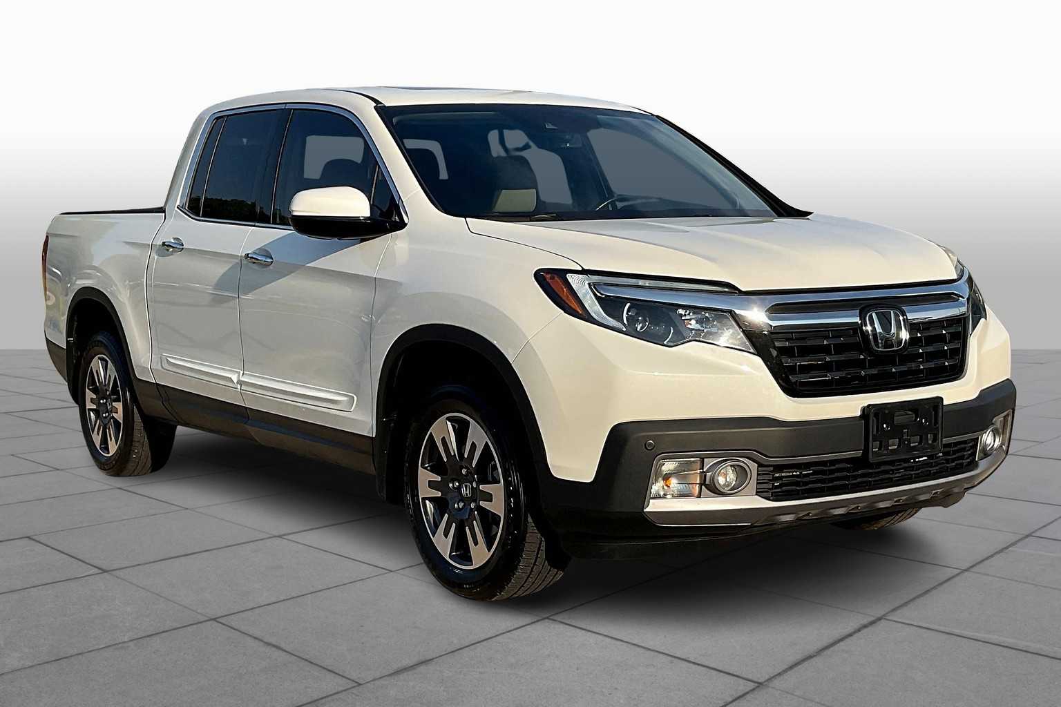 2019 Honda Ridgeline RTL-E photo 2