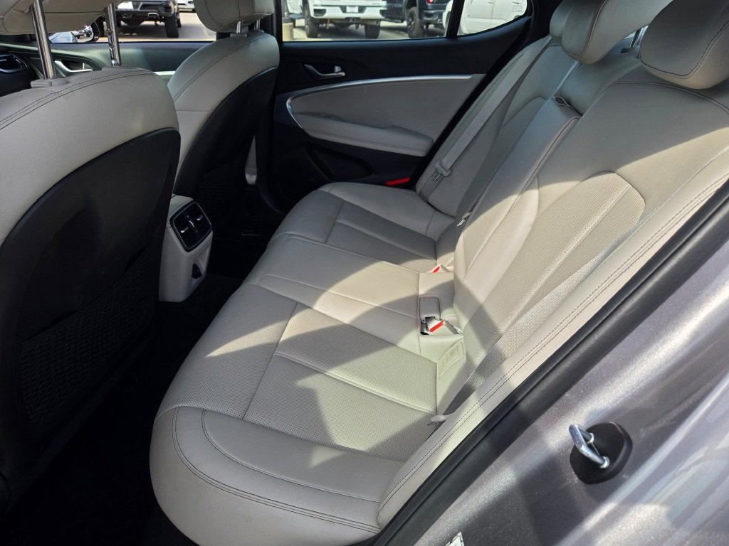 2023 Genesis G70 2.0T photo 14