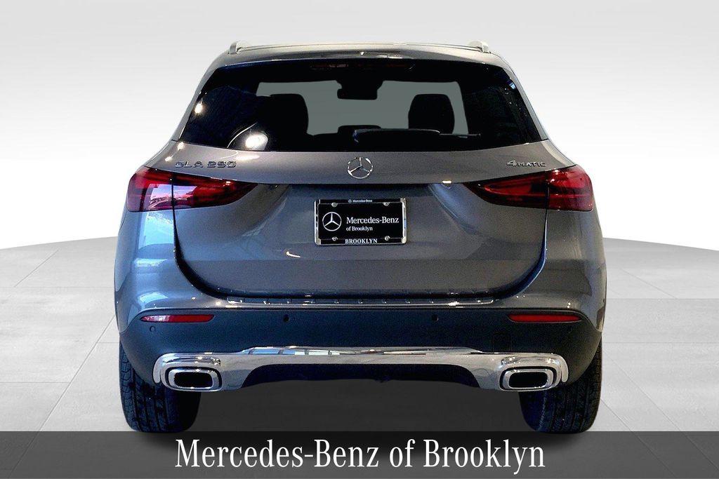 2025 Mercedes Benz GLA 250 4MATIC photo 4