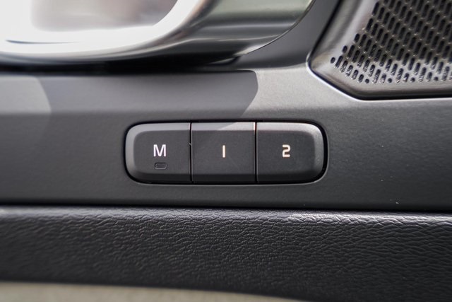 2026 Volvo XC40 AWD photo 31