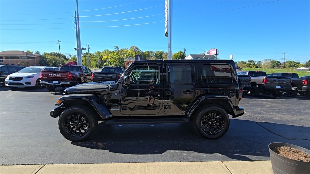 2021 Jeep Wrangler Unlimited Sahara High Altitude 4xe photo 3