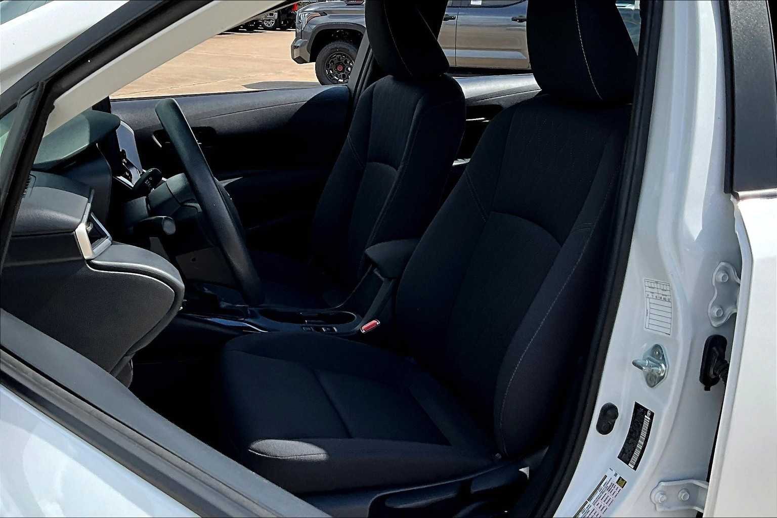 2024 Toyota Corolla LE photo 7