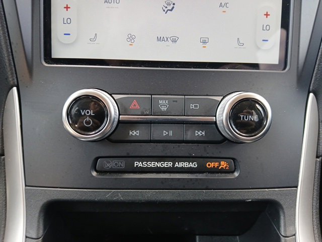 2024 Ford Edge SEL photo 17