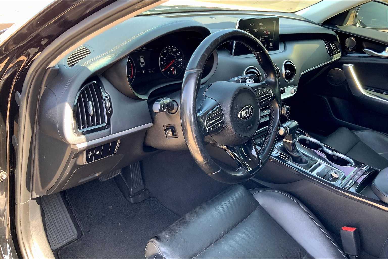 2018 Kia Stinger Premium photo 15