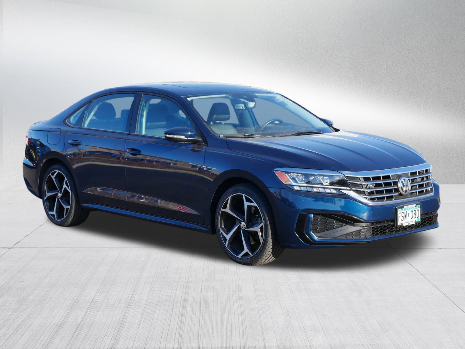 2020 Volkswagen Passat R-Line's photo