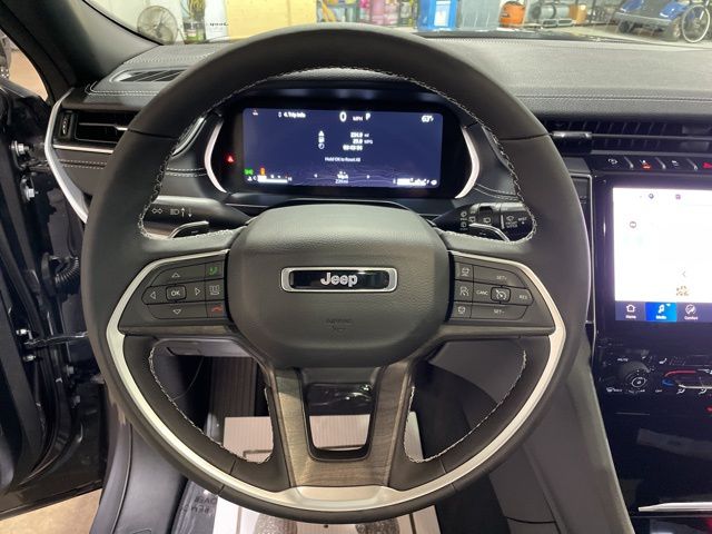 2025 Jeep Grand Cherokee Limited photo 22