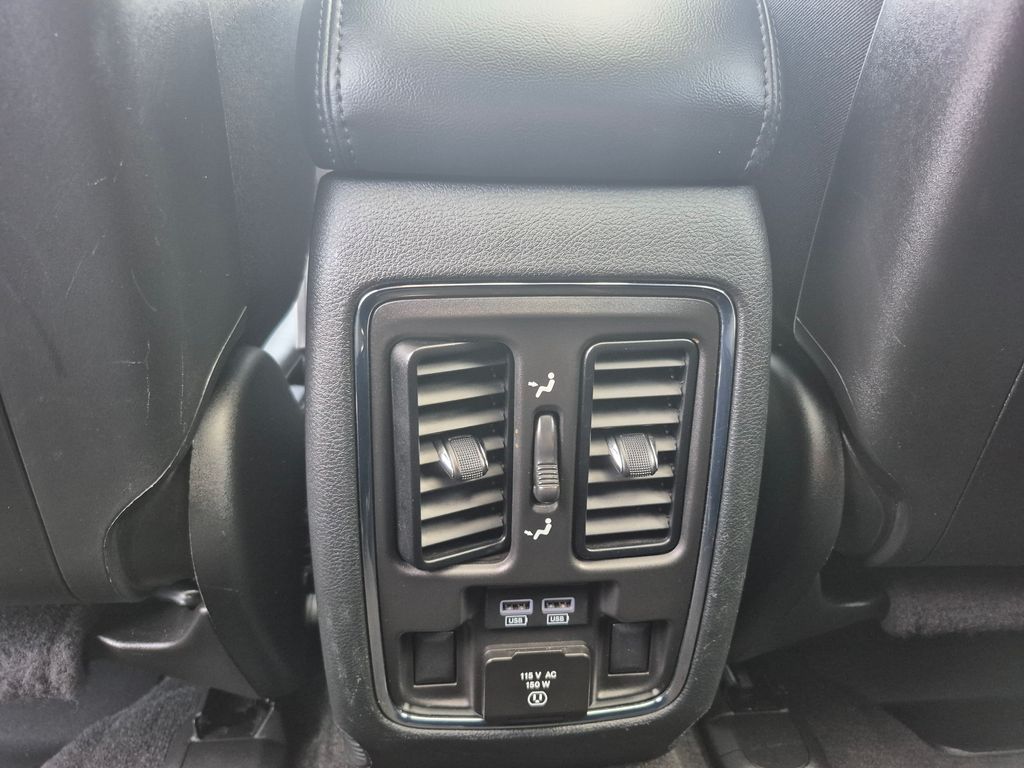 2022 Jeep Cherokee Limited photo 12