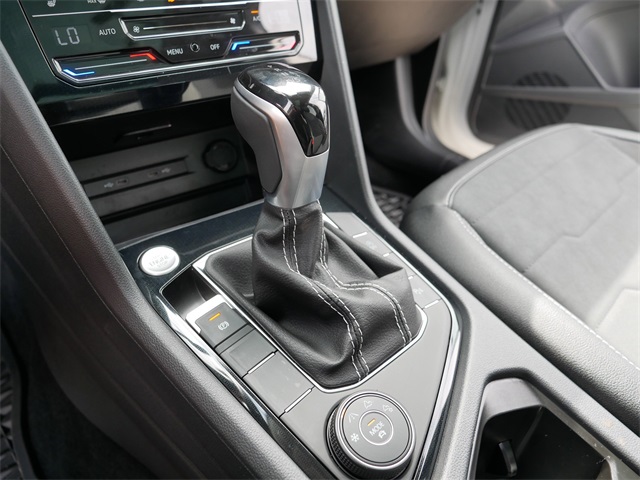 2025 Volkswagen Taos SE photo 31