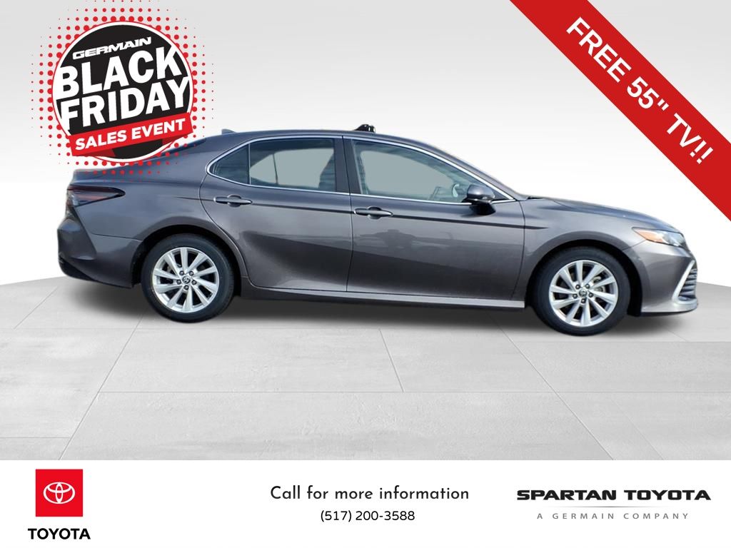 2023 Toyota Camry LE photo 3