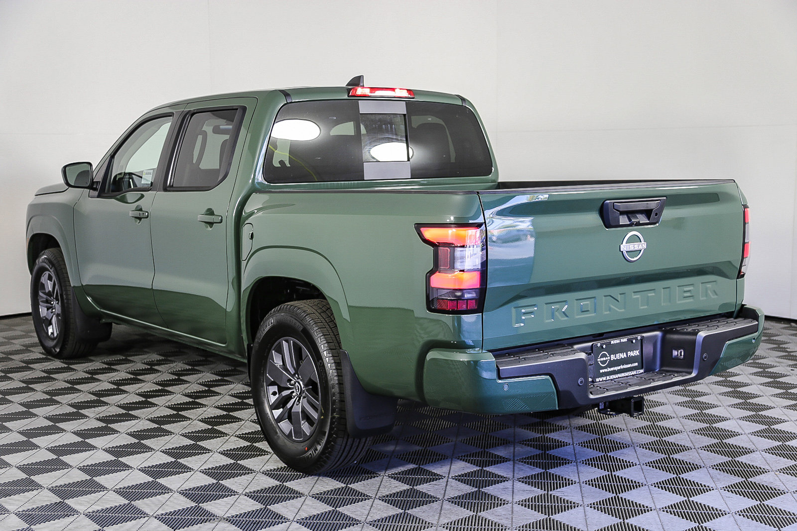 2025 Nissan Frontier SV photo 6