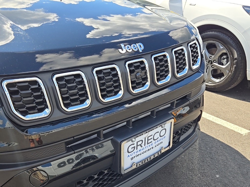2024 Jeep Compass Latitude photo 4