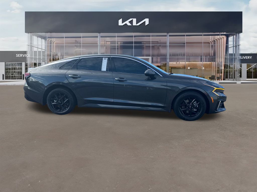 2025 Kia K5 LXS photo 2