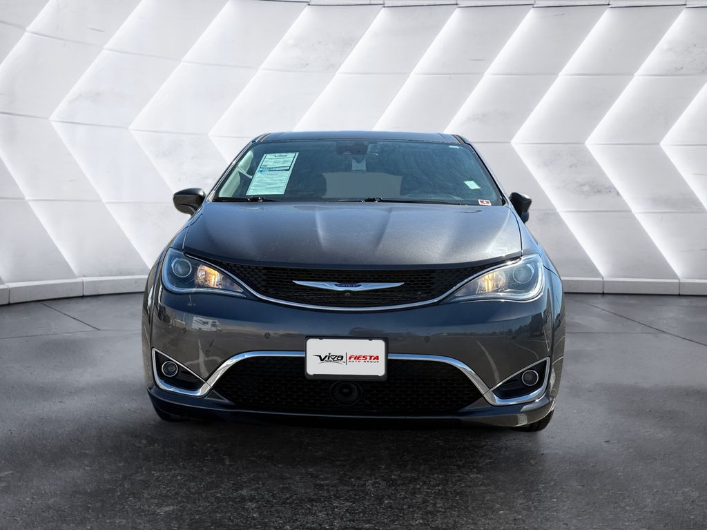 2020 Chrysler Pacifica Touring photo 2