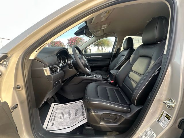 2025 Mazda CX-5 2.5 S Preferred photo 24