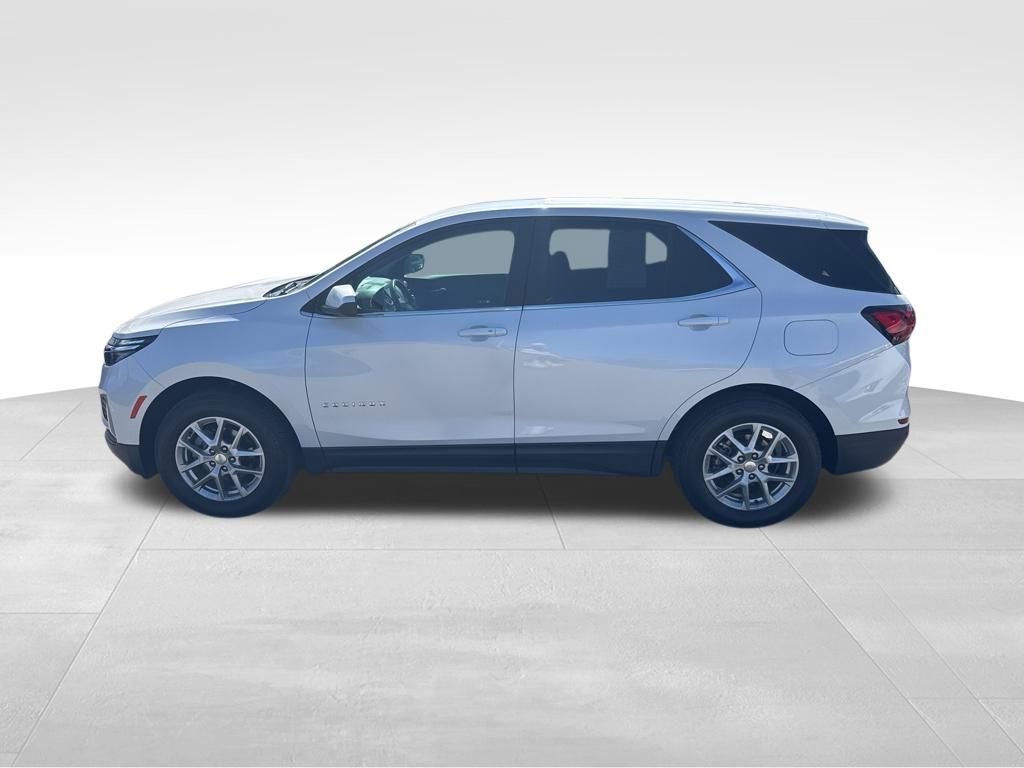 2022 Chevrolet Equinox LT photo 2