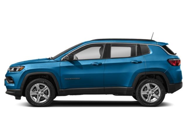 2024 Jeep Compass Latitude photo 3