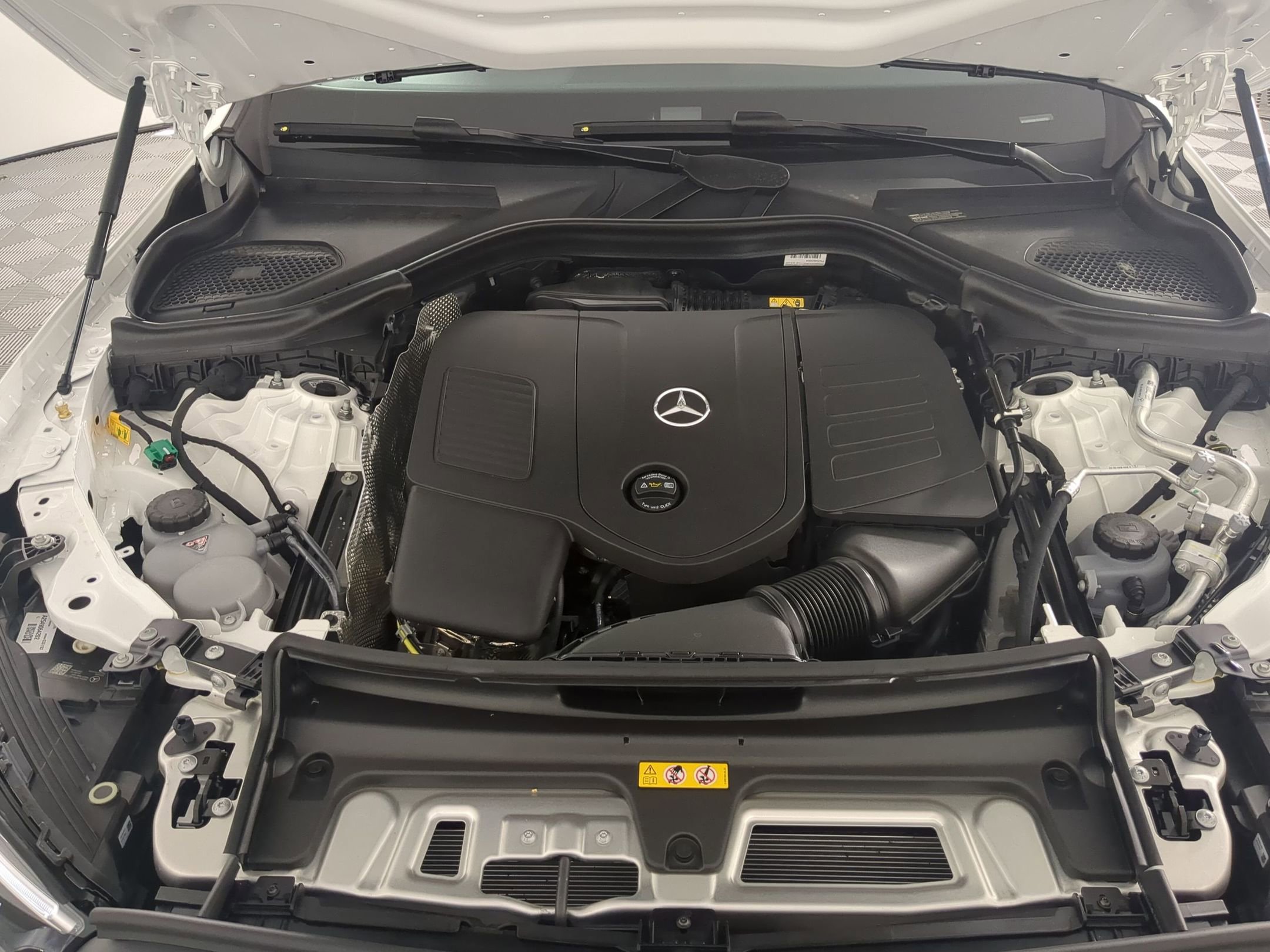 2026 Mercedes Benz GLC 350e 4MATIC photo 4