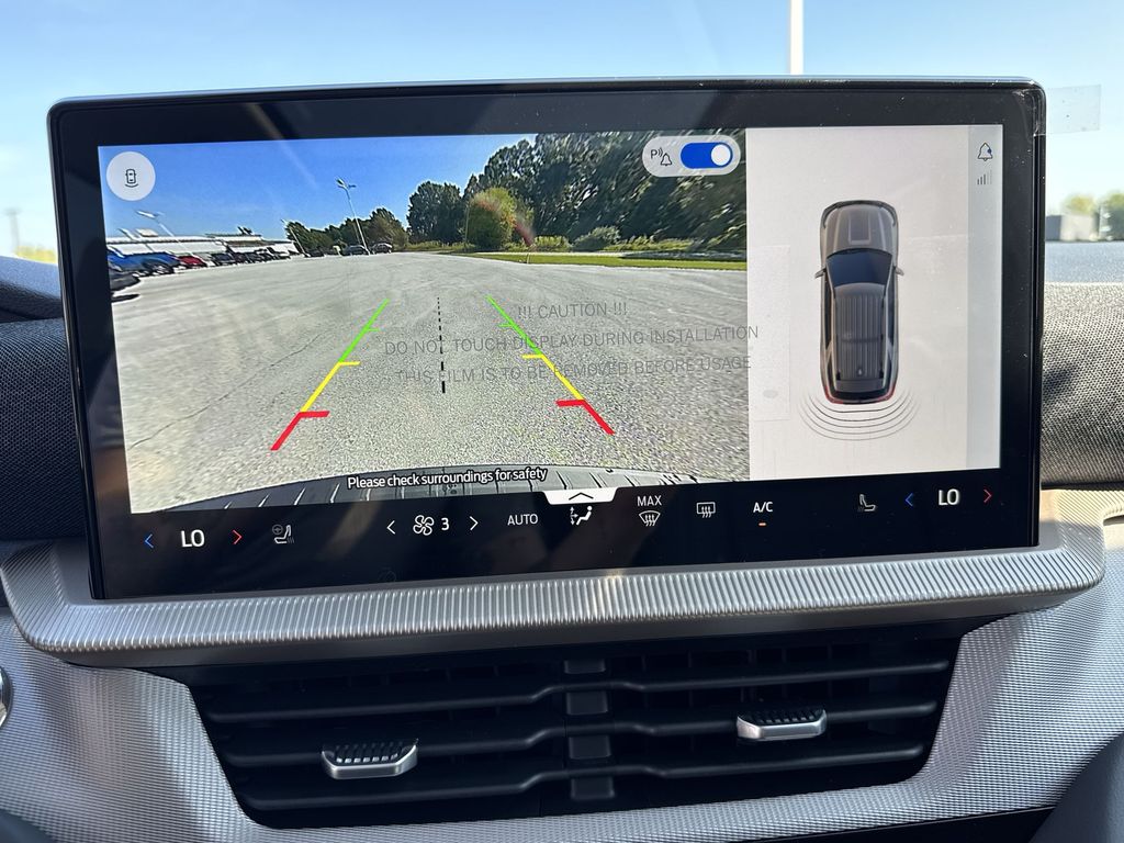 2025 Ford Explorer photo 22