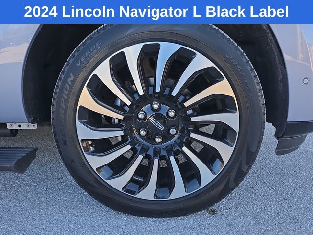 2024 Lincoln Navigator Black Label photo 36