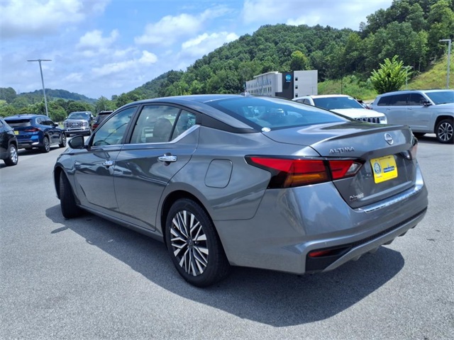 2023 Nissan Altima 2.5 SV photo 4