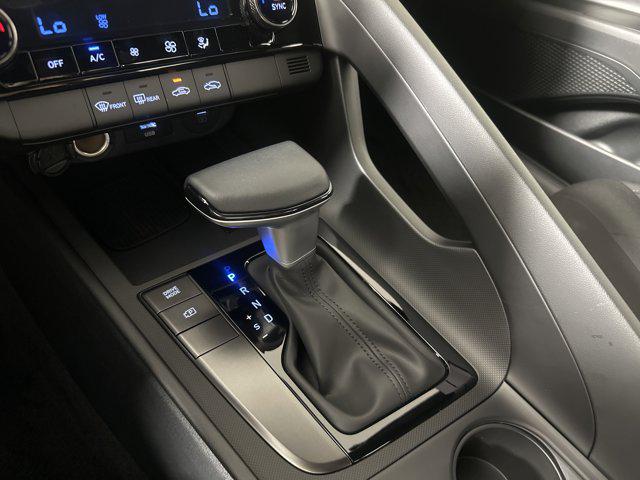 2025 Hyundai Elantra SEL Sport photo 16
