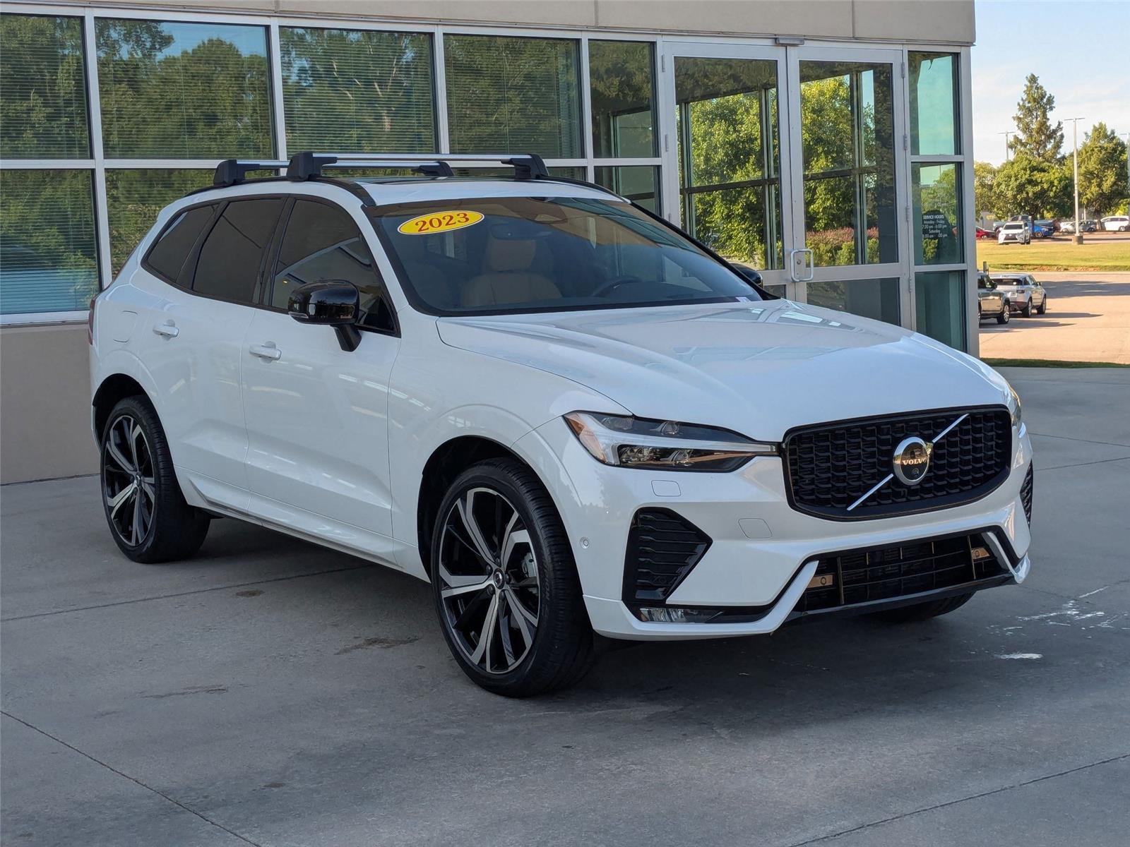 2023 Volvo XC60 Ultimate photo 3