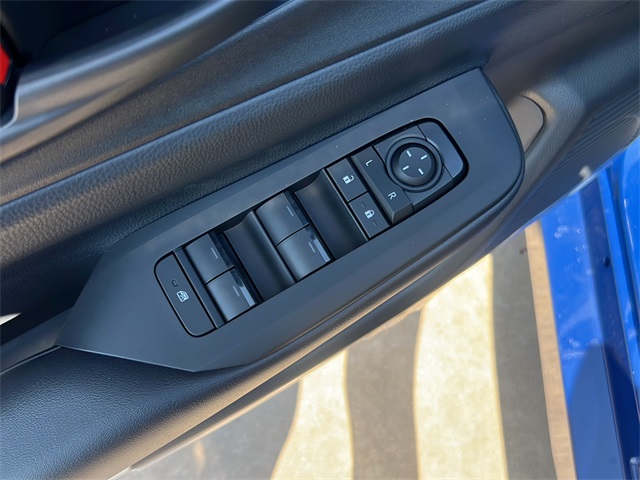2026 Toyota Prius Plug-in Hybrid SE photo 17