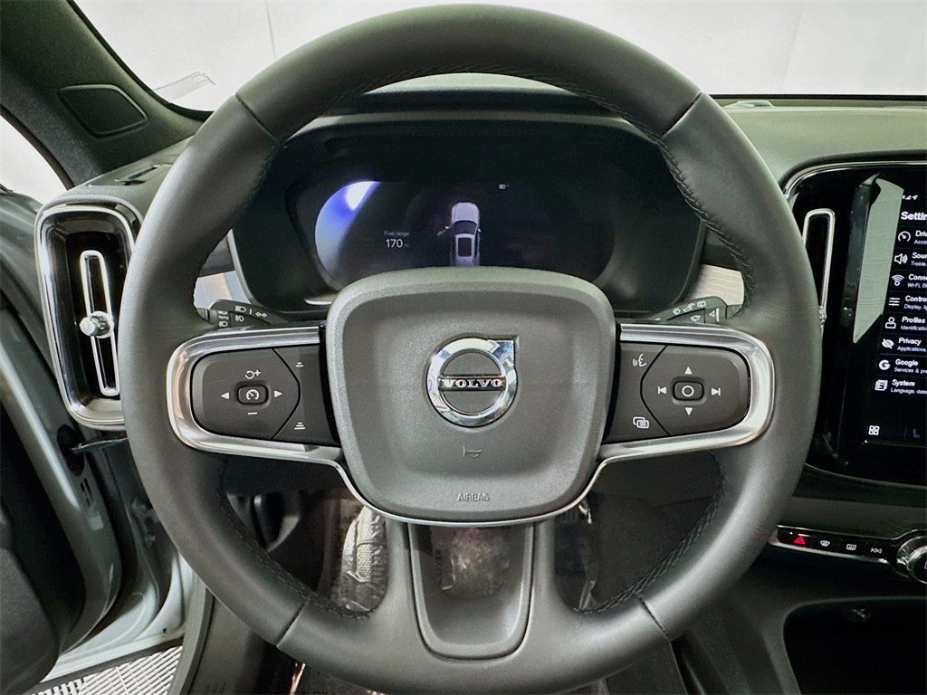 2025 Volvo XC40 Core photo 31