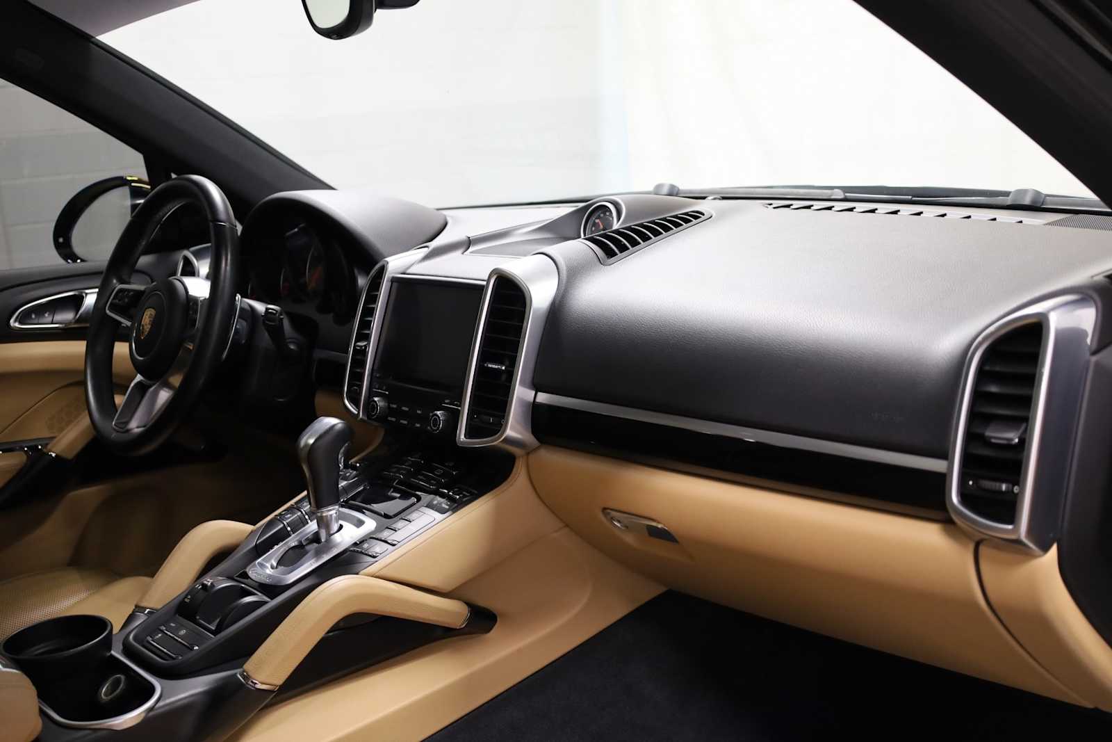 2018 Porsche Cayenne Platinum Edition photo 6