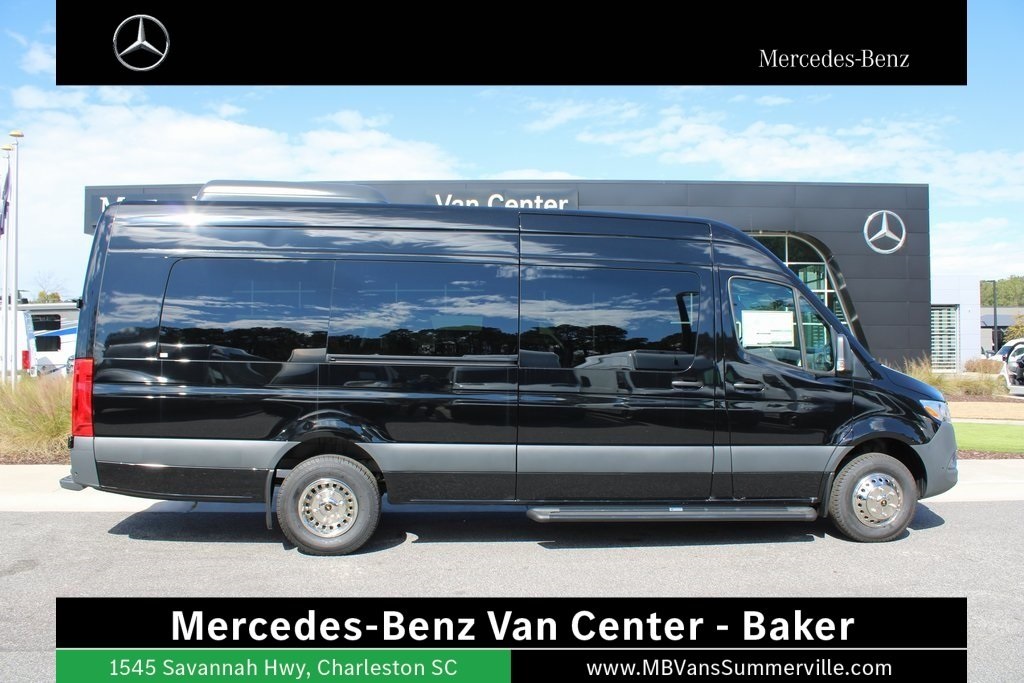 2024 Mercedes-Benz Sprinter Cargo Van Base's photo