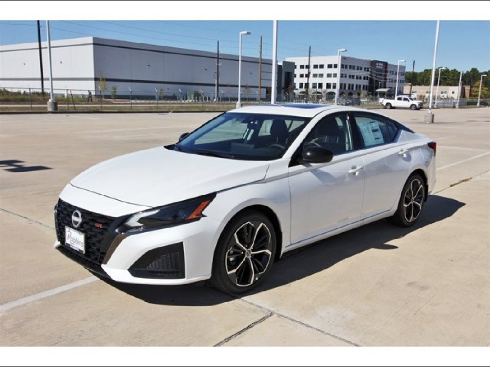 2025 Nissan Altima SR White at Robbins Nissan