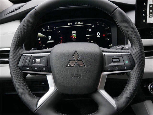 2025 Mitsubishi Outlander SE photo 7