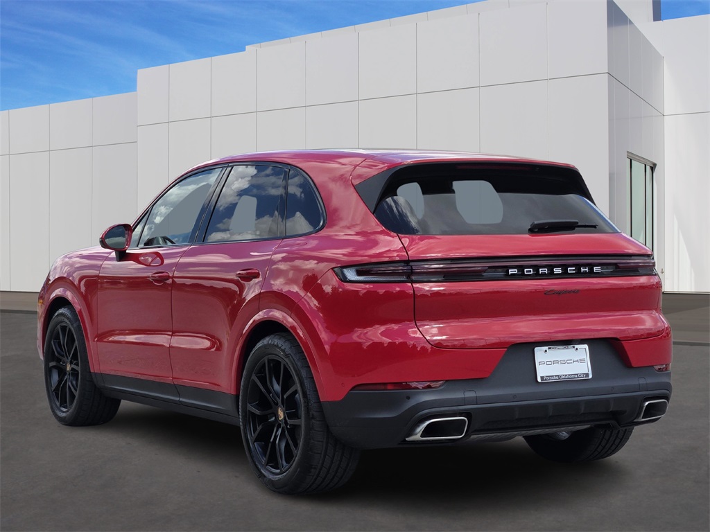 2025 Porsche Cayenne photo 3