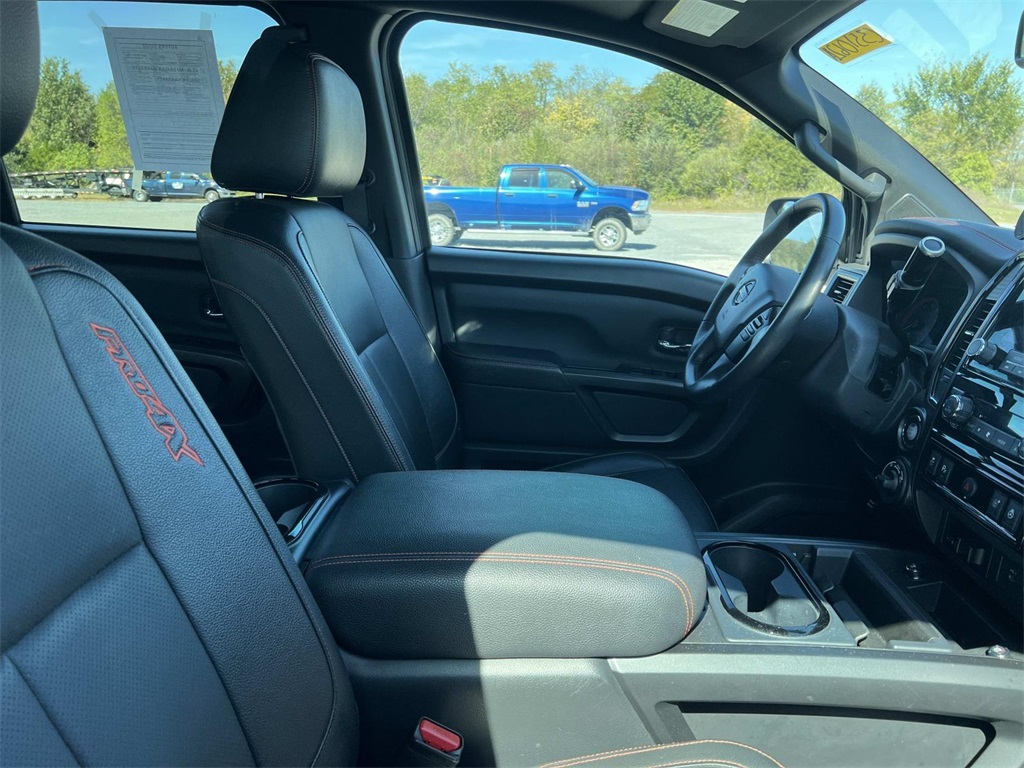 2021 Nissan Titan PRO-4X photo 10