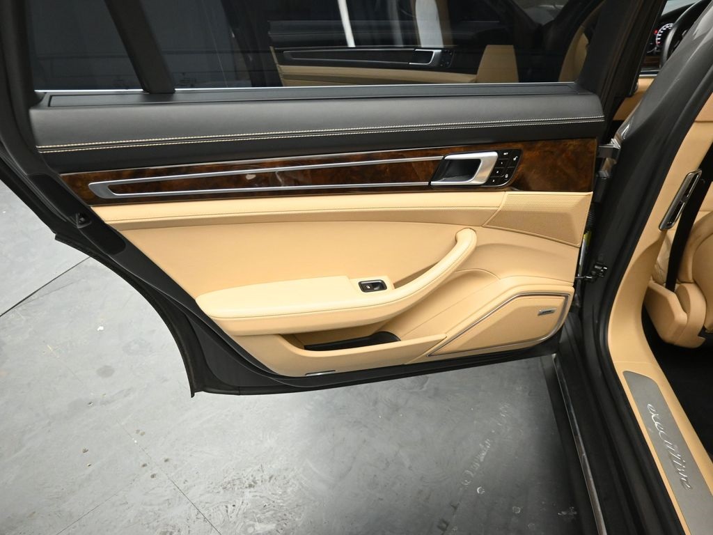 2018 PORSCHE PANAMERA - Image 24