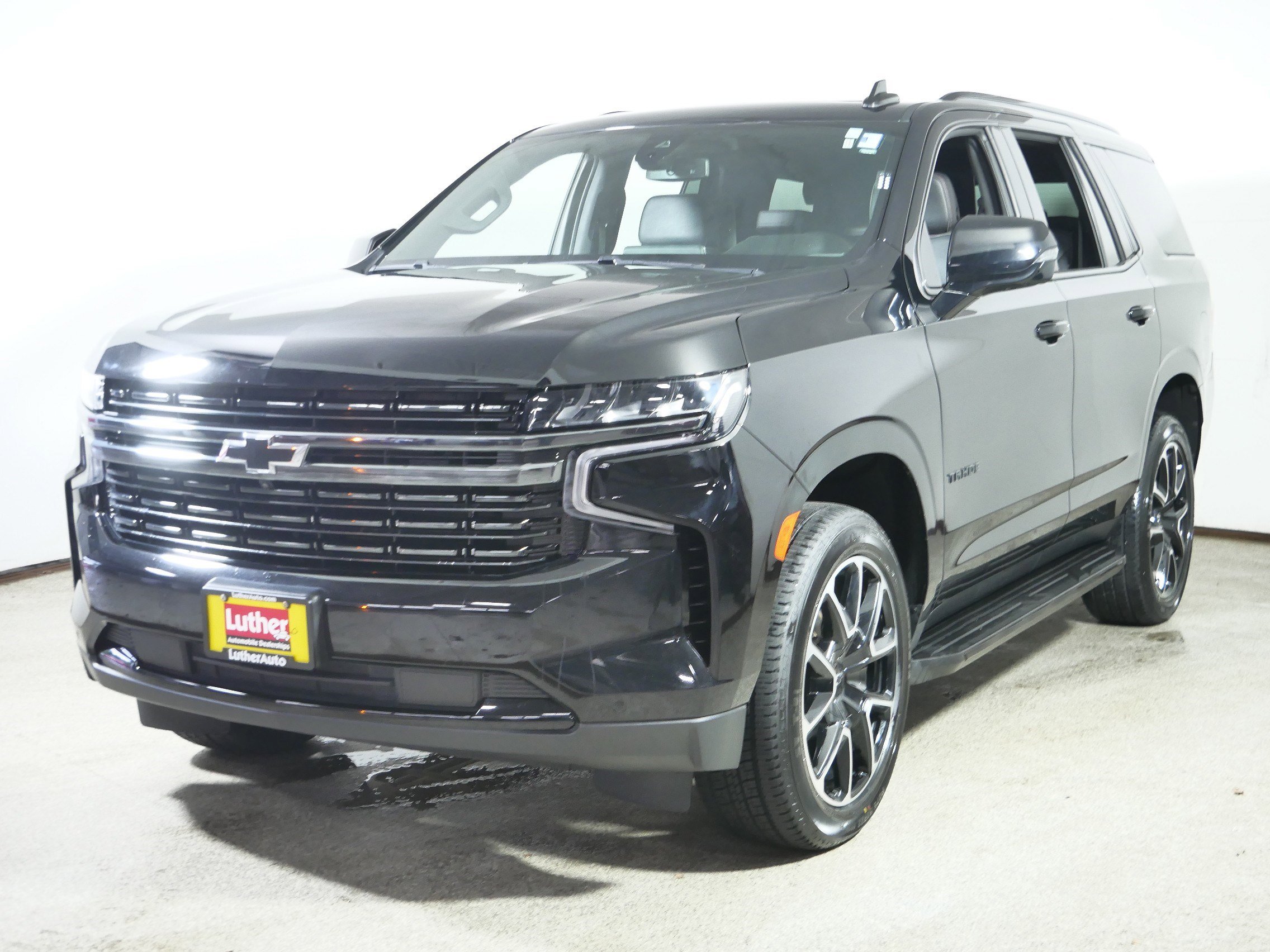 2021 Chevrolet Tahoe RST photo 3