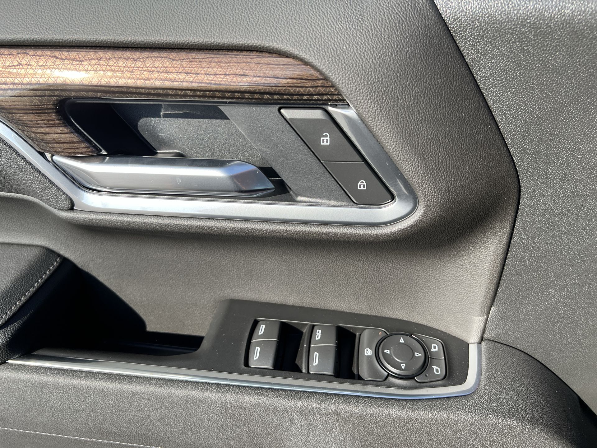 2026 Chevrolet Silverado 1500 RST photo 12