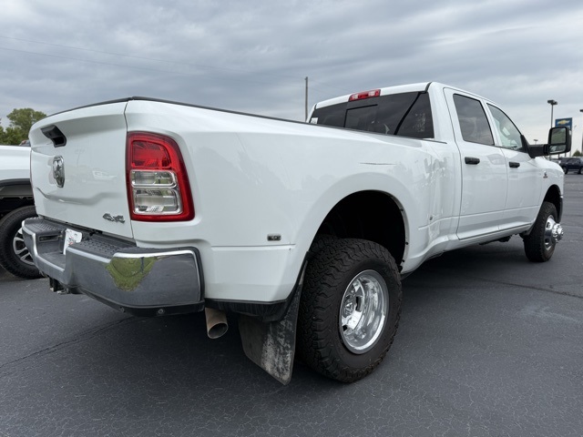2023 Ram 3500 Tradesman photo 4