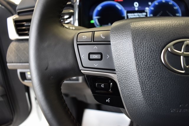 2025 Toyota Camry XLE photo 17