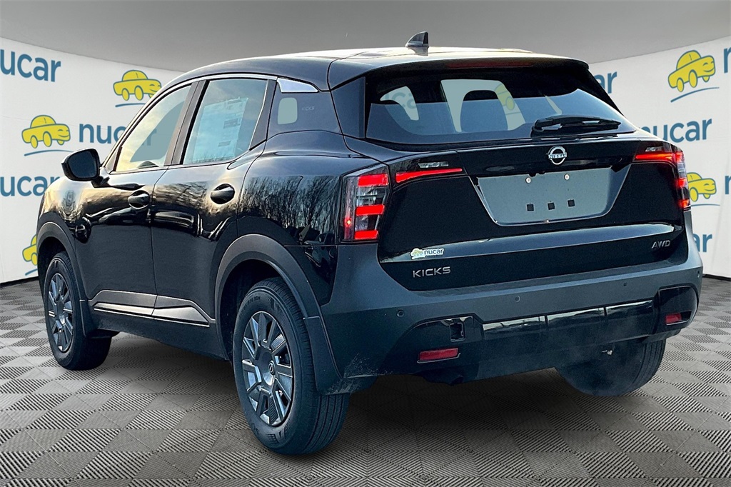 2025 Nissan Kicks S photo 4