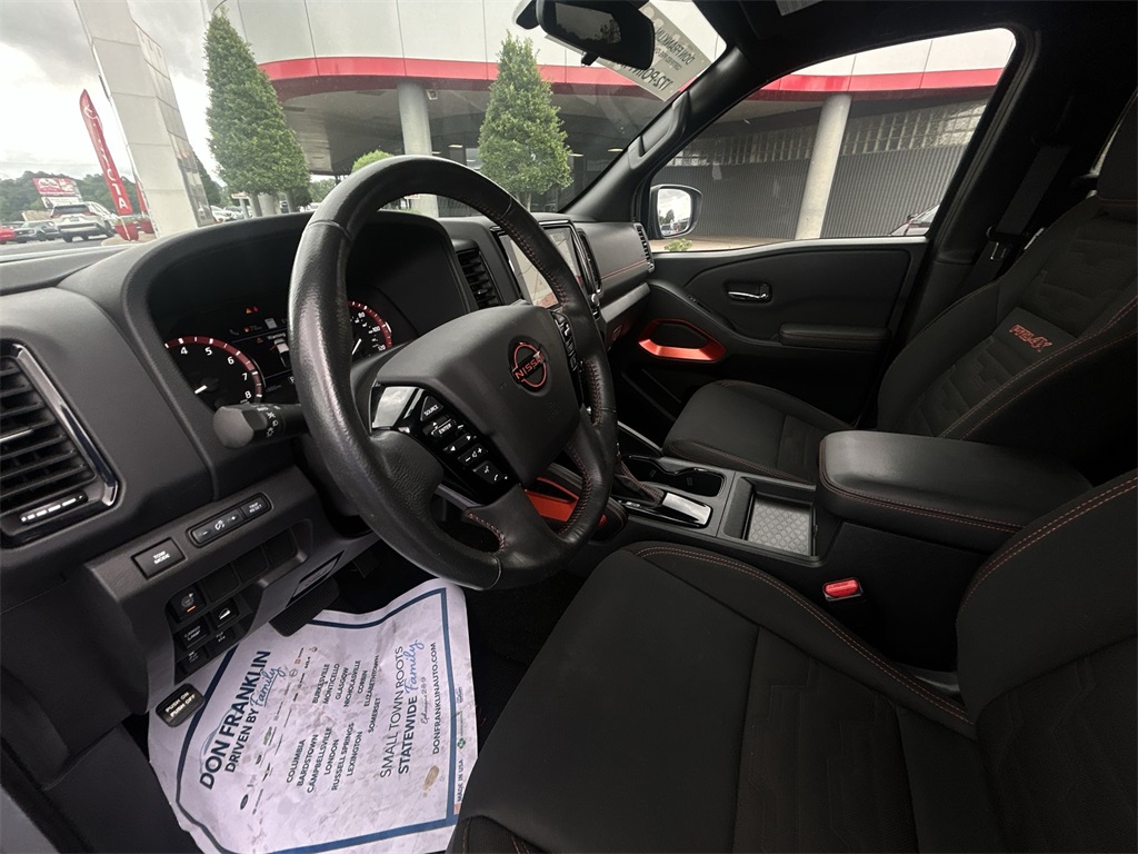 2022 Nissan Frontier PRO-4X photo 11