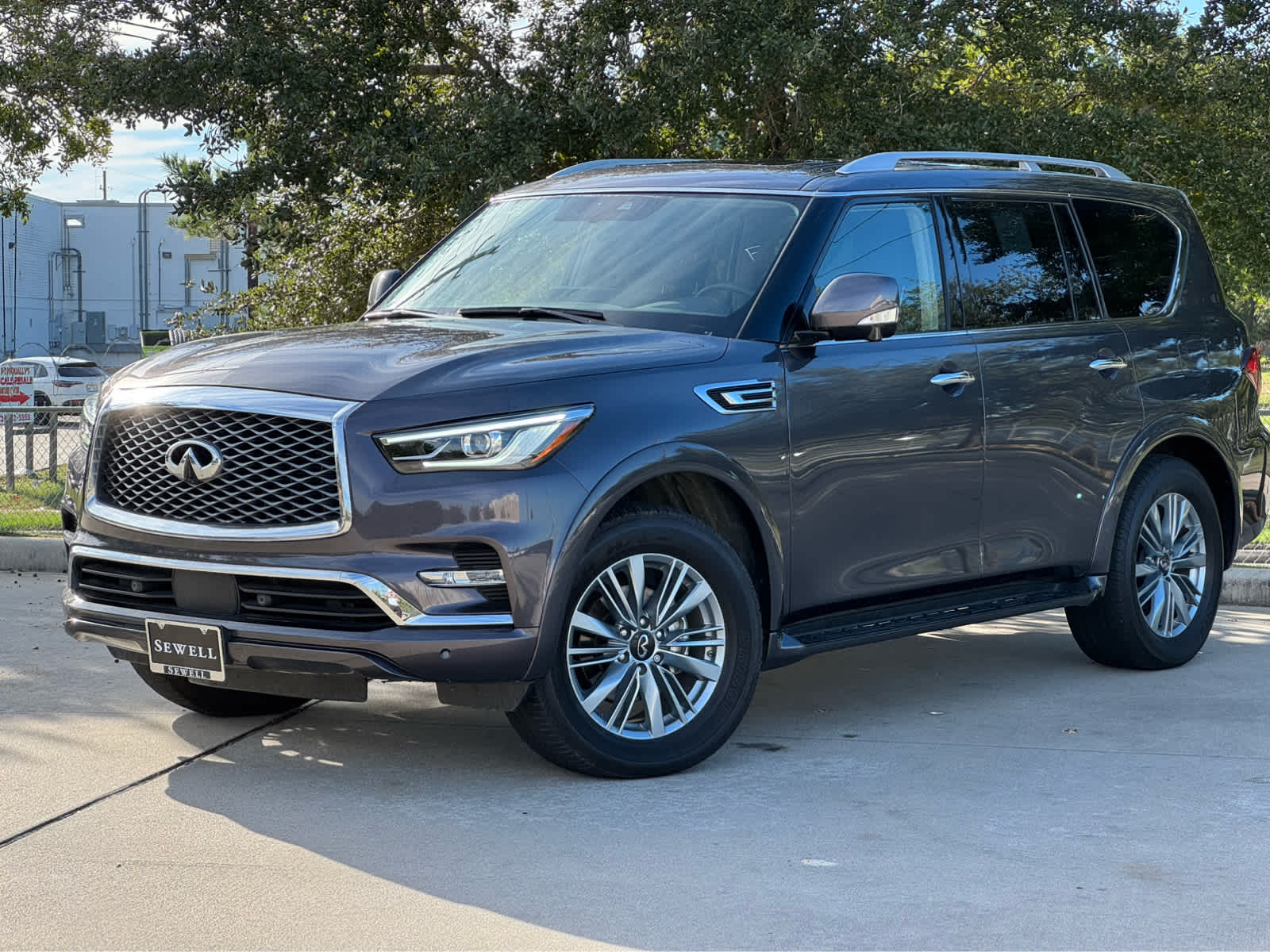 2023 INFINITI QX80 Luxe's photo