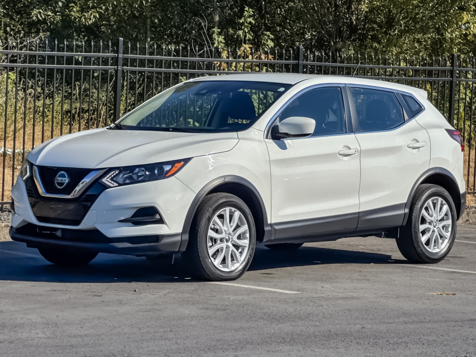 2022 Nissan Rogue Sport S photo 7