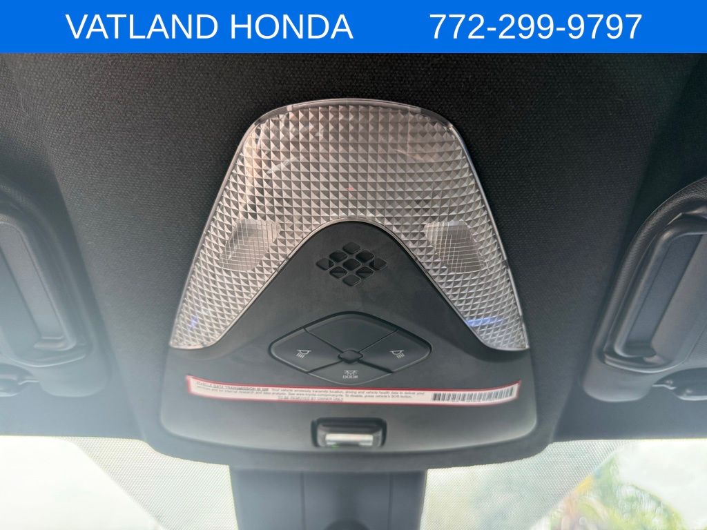 2020 Toyota C-HR XLE photo 23