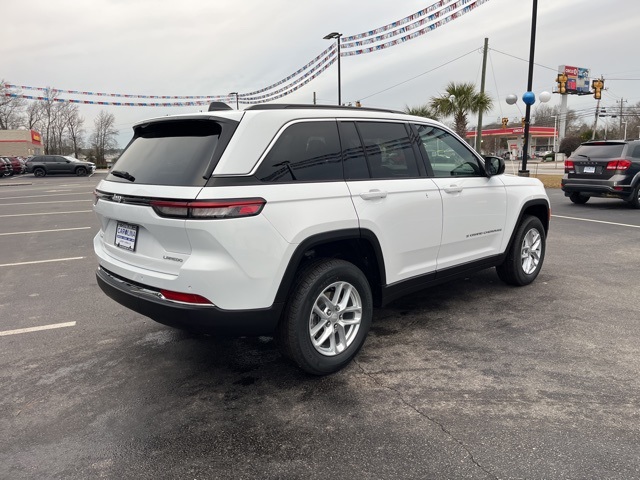 2025 Jeep Grand Cherokee Laredo X photo 3