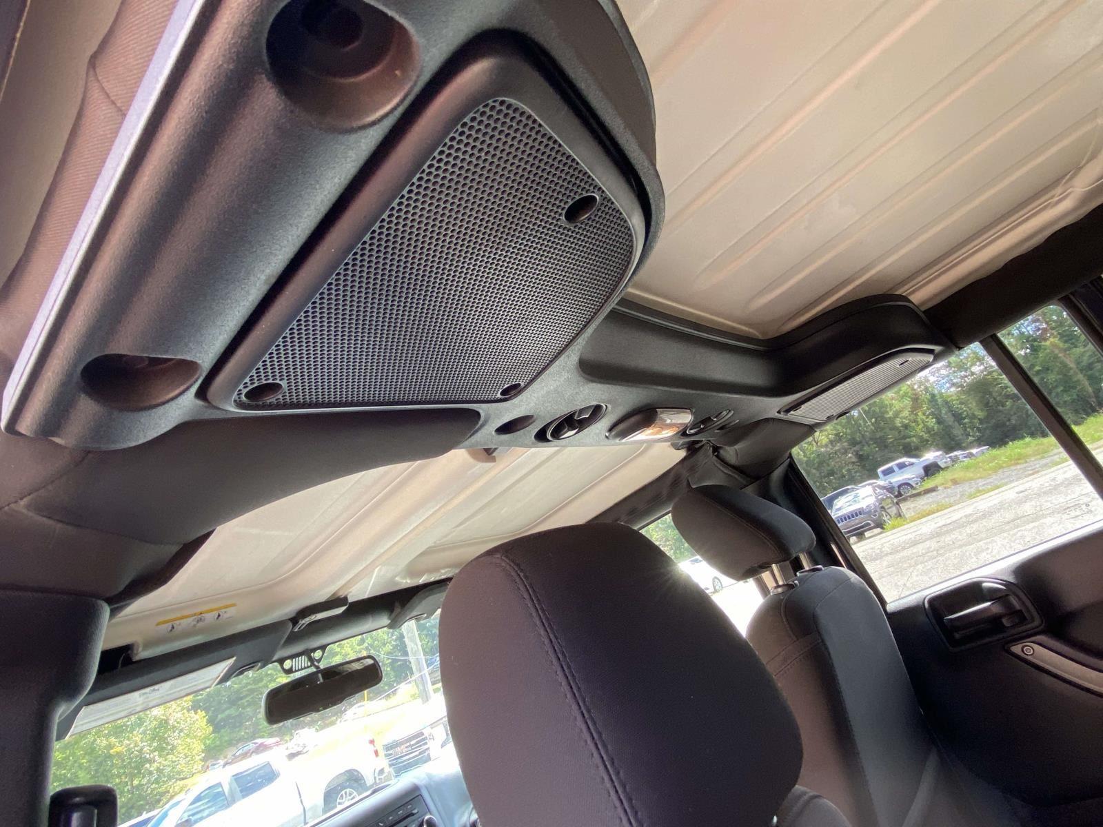2018 Jeep Wrangler Unlimited Sport photo 4