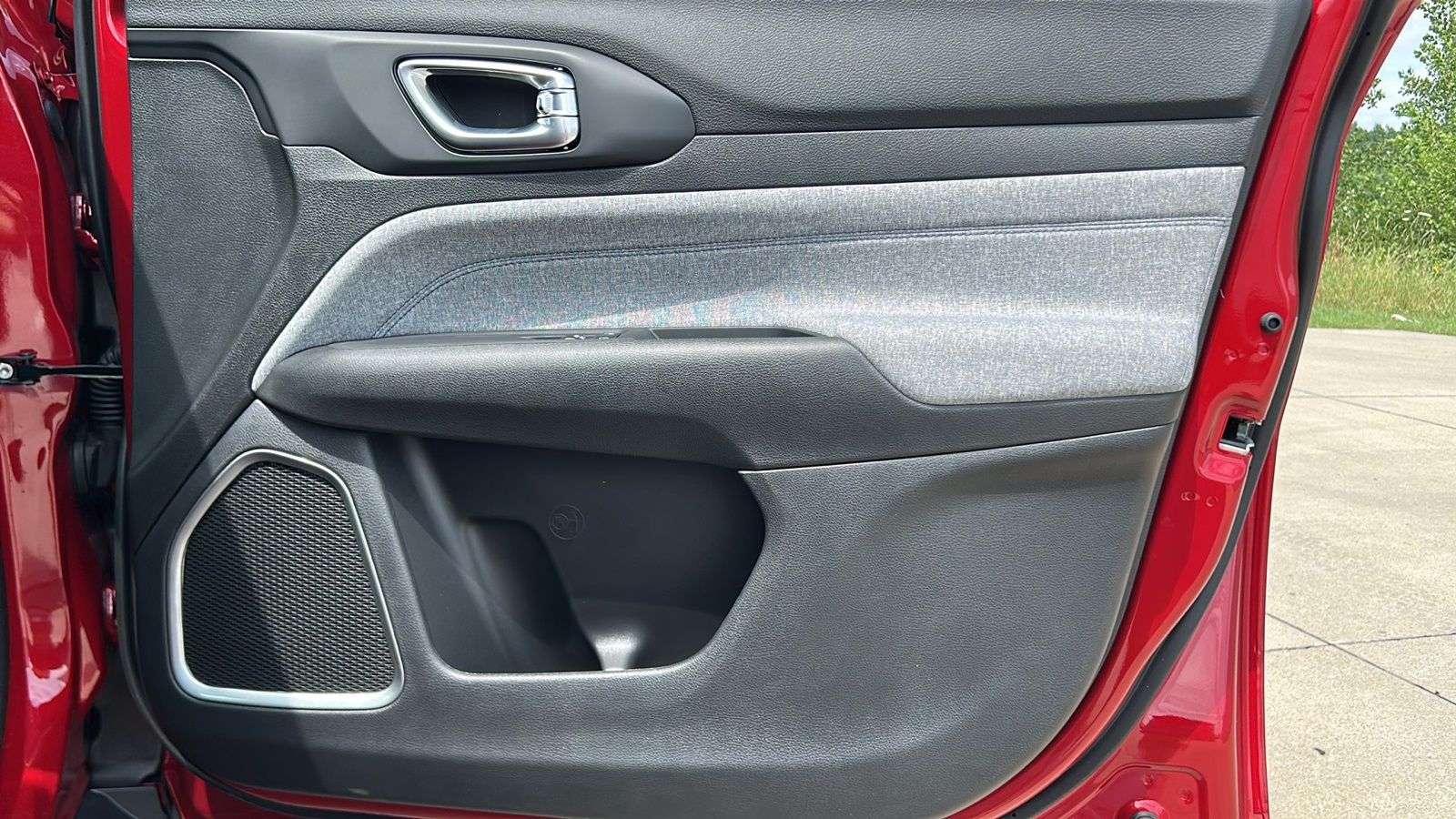 2025 Jeep Compass Latitude photo 18